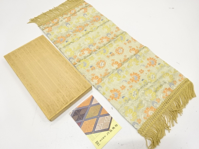 川島織物製　花唐草模様織り出し　卓布